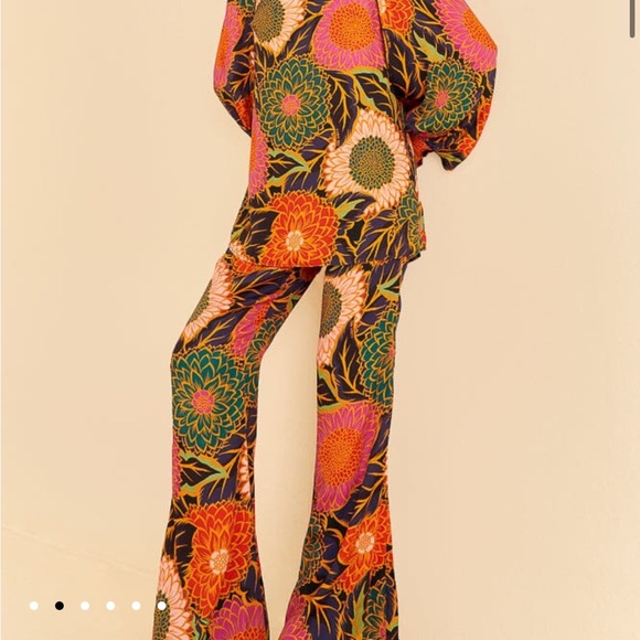 FARM Rio Multicolor Floral Boot Cut Pants - Picture 5 of 10